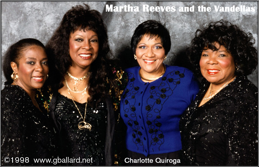 MARTHA REEVES VANDELLAS BACKSTAGE